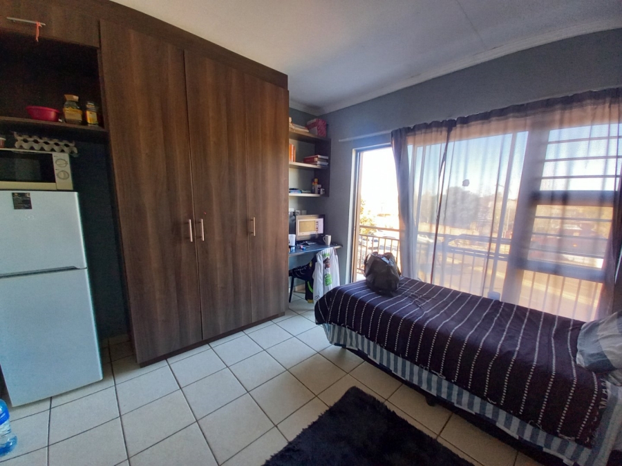 To Let 1 Bedroom Property for Rent in Van Der Hoff Park North West